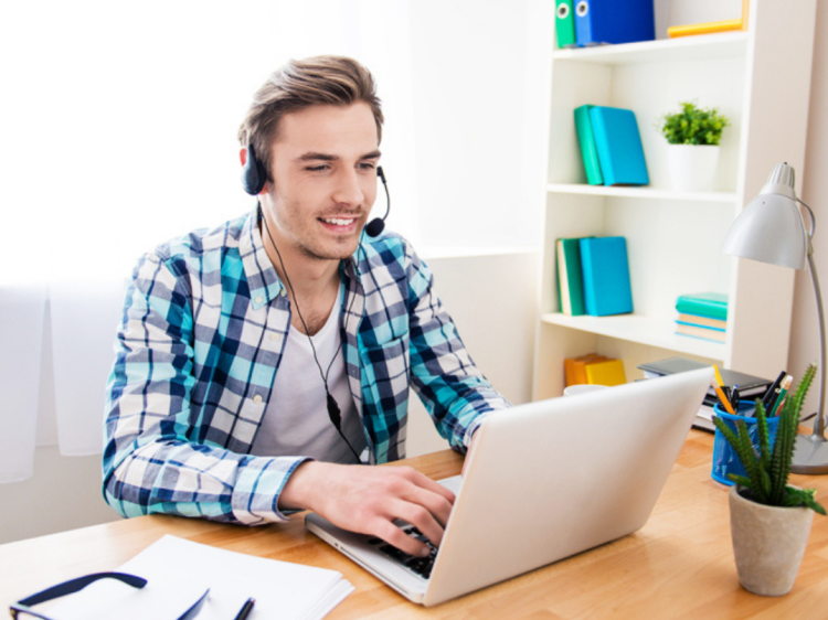 student of alyeen taking english and spanish language courses